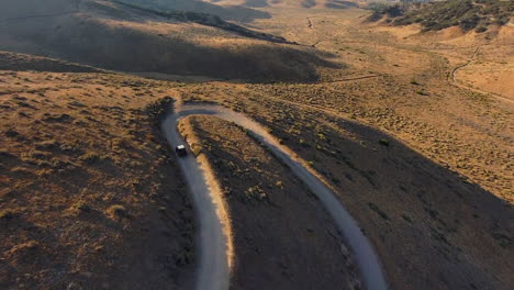 Epic-establisher-aerial-view-of-Jeep-riding-off-road-trail-in-Big-Bear-region
