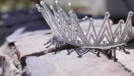 Silver-bridal-crown-for-the-bride's-wedding-in-the-garden---close-up---fixed-camera