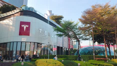 Tesla-Viertel-In-Guangzhou,-China,-überfüllt