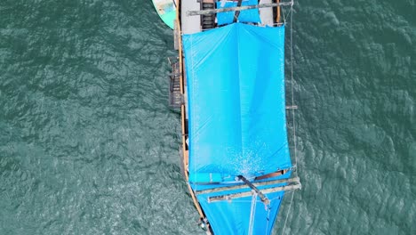 Top-view-Flight-over-pirate-ship,-Cenital,-Costa-Rica