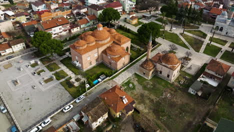 Aerial-Drone-View-Of-Nilüfer-Hatun-Imareti-Museum-And-Şeyh-Kutbuddin-Camii-Mosque-In-Iznik,-Bursa,-Turkiye