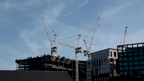 Cranes-workings-on-building-the-new-Google-office-near-to-Kings-Cross,-London,-United-Kingdom