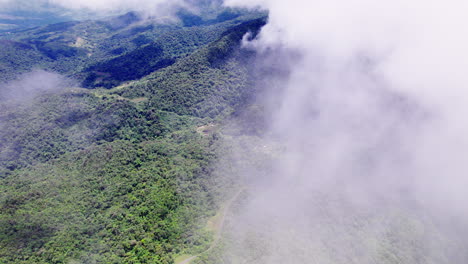 Mountain-roads-in-Santa-Fe-district-in-Veraguas-Province,-Panama,-rain-forest,-clouds