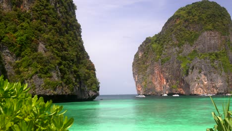 Schöner-Strand-In-Der-Maya-Bucht-Der-Insel-Phuket-Phi-Phi-In-Thailand