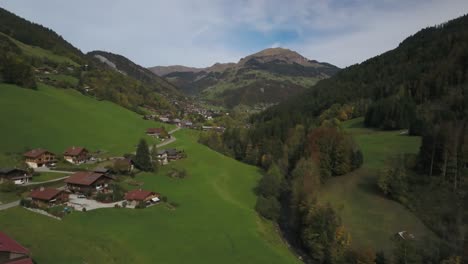 Bucolic-and-idyllic-mountain-village-during-summer-season,-Plateau-des-Glières-in-Haute-Savoie,-France