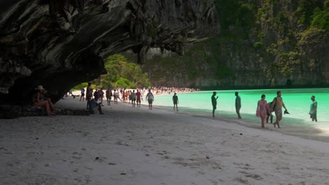 Maya-Bay-crowded-of-tourist-trap-Phi-Phi-island-Phuket-Thailand