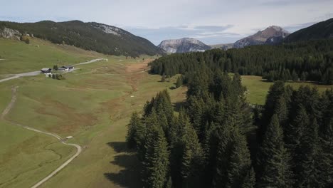Plateau-Des-Glières-An-Einem-Sonnigen-Tag-In-Haute-Savoie,-Frankreich