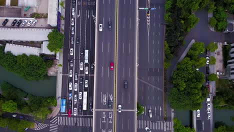 Overhead-Shot-Of-City-Traffic-Of-Hangzhou-Highway-Bridge,-China