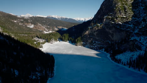 Frozen-lake-between-mountains