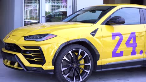 kobe-Bryant-tribute-car---la-lakers