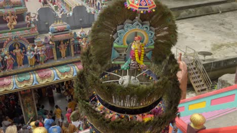 Kavadi-Anhänger-Pilger-Thaipusam-Festival-In-Den-Batu-Höhlen,-Kuala-Lumpur,-Malaysia