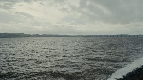 landscape-over-the-River-Tay-in-Dundee,-Scotland
