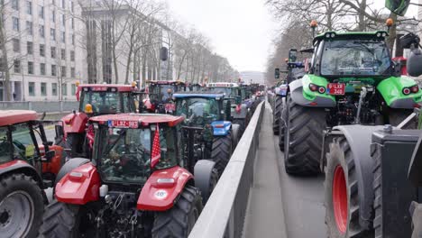 Agricultores-Que-Protestan-Contra-Las-Medidas-Para-Reducir-Las-Emisiones-De-Nitrógeno---Bruselas,-Bélgica