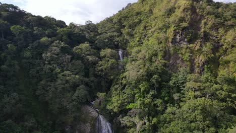 A-waterfall-from-the-Jurassic-era-in-the-Boruca-territory,-Costa-Rica