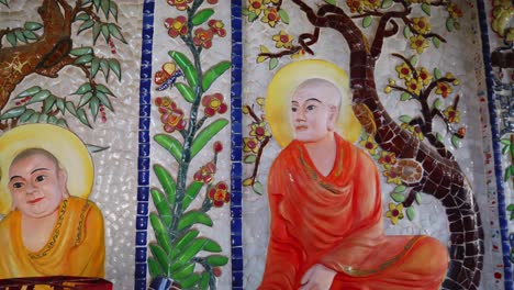 Intrincados-Diseños-De-Mosaicos-En-La-Pagoda-Linh-Phuoc-En-La-Ciudad-De-Da-Lat,-Vietnam