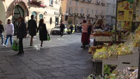 Amalfi-Italy-Lemon-Cello-and-tilt-up-to-people-walking-by