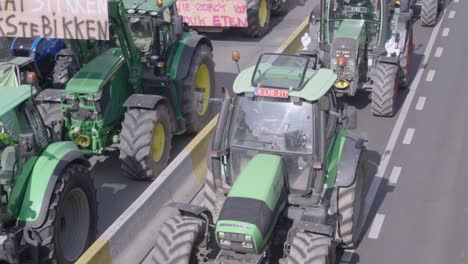 xxFarmers-protesting-against-the-Flemish-government's-measures-to-cut-down-nitrogen-emissions---Brussels,-Belgium