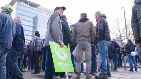 Landwirte-Protestieren-Mit-Boerenbond-Schild-Gegen-Maßnahmen-Zur-Reduzierung-Der-Stickstoffemissionen-–-Brüssel,-Belgien