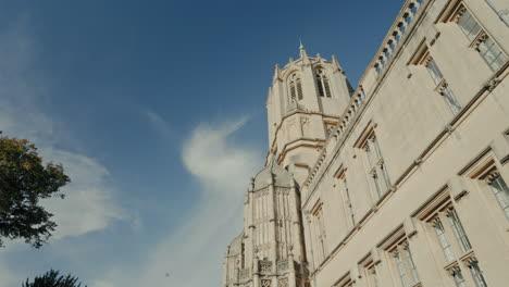 Tom-Tower-En-Un-Día-Soleado-En-Christ-Church,-Universidad-De-Oxford
