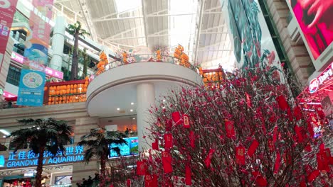 Celebraciones-Del-Año-Nuevo-Chino-En-Un-Elegante-Centro-Comercial-En-Guangzhou