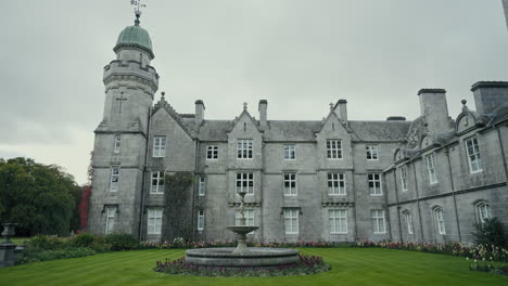 Balmoral-Castle-Estate-Gelände-An-Einem-Bewölkten-Tag