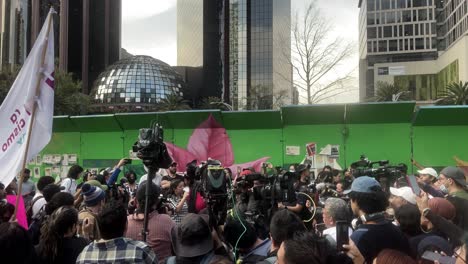 Toma-De-Una-Protesta-Social-En-La-Ciudad-De-México-En-El-Paseo-De-La-Reforma