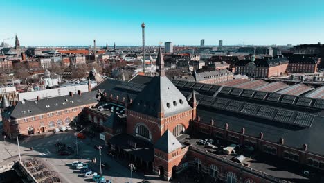Imágenes-De-Drones-De-La-Estación-Central-De-Copenhague-En-Dinamarca