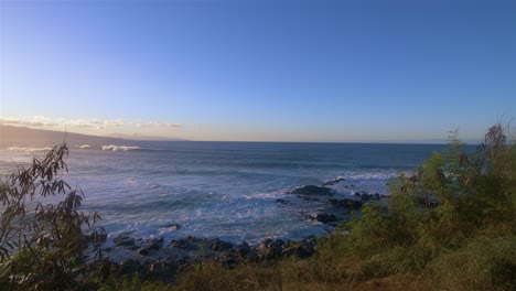 Hawaii-Ocean-Cliff-Surfers-Goldene-Stunde-Zeitlupe