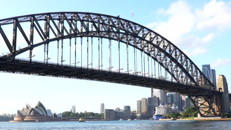 Puerto-De-Sydney-En-Un-Día-Soleado,-Toma-Amplia