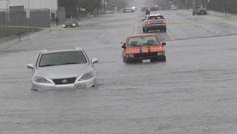 Autos-In-Tiefem-Hochwasser-Hd