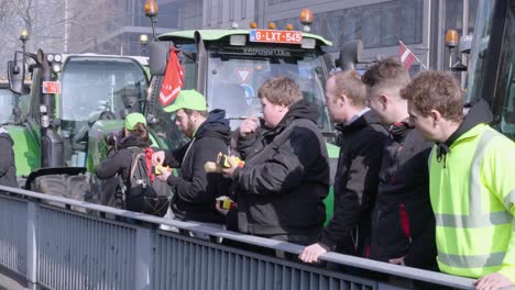 Agricultores-Que-Protestan-Contra-Las-Medidas-Del-Gobierno-Flamenco-Para-Reducir-Las-Emisiones-De-Nitrógeno---Bruselas,-Bélgica