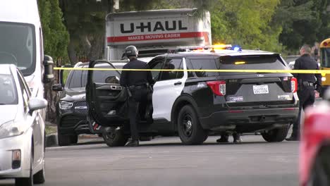 LAPD-officers-control-perimeter-hd