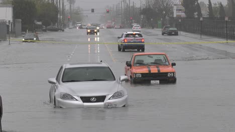 Cars-trapped-in-high-waters