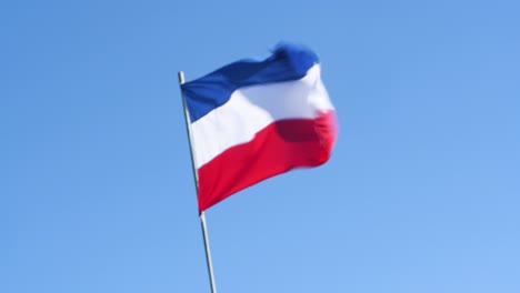Bandera-Holandesa-Ondeando-Boca-Abajo-Como-Protesta-De-Granjeros
