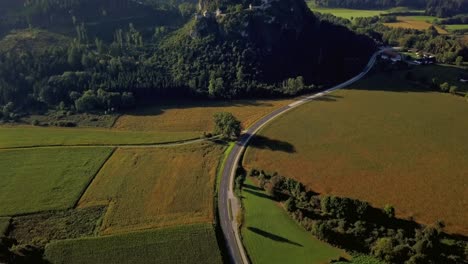 Aerial-drone-footage-of-Hochosterwitz-castle