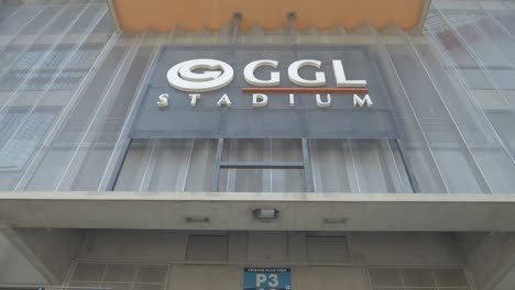 Escalera-De-Entrada-Al-Estadio-De-Rugby-De-Montpellier-Puerta-03