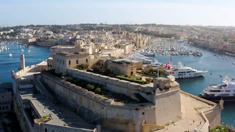 Bastioned-Fort-Of-Saint-Angelo-Waterfront-In-Birgu,-Malta