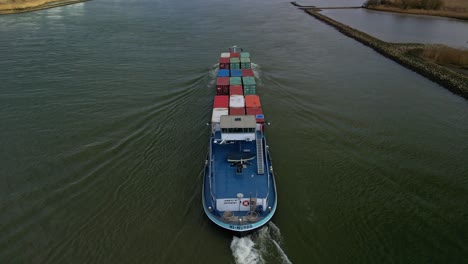 Luftaufnahme:-Containerschiff-Fährt-Durch-Den-Kanal-Von-Zwijndrecht,-Niederlande