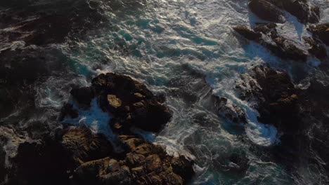 Cinematic-light-over-pacific-ocean,-golden-hour-near-Big-Sur,-Northern-California