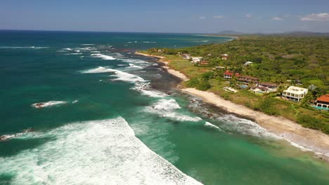 Increíbles-Imágenes-De-Drones-De-Una-Playa-Tropical-En-Una-Hermosa-Ubicación