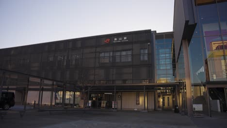 Edificio-De-La-Estación-Jr-Takayama-En-Gifu-Japón