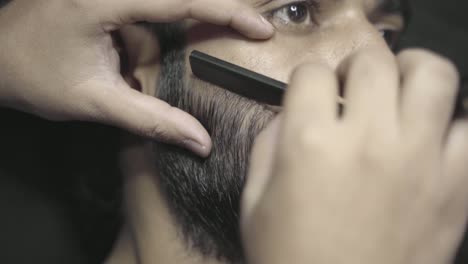 Closeup-Of-A-Mens-Beard-Shave-And-Trim-At-A-Barbershop,-Modern-Grooming-Style