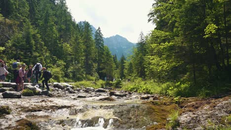 15-De-Julio-De-2022-Zakopane,-Polonia:-Parque-Nacional-De-La-Montaña-Tatra-Con-Sendero-Turístico