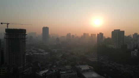 Sonnenuntergang-Aus-Der-Vogelperspektive-In-Der-Stadt-Goregaon-In-Mumbai