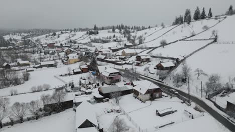 Kleines-Dorf-In-Rumänien-–-Filmische-4K-Drohnenaufnahmen
