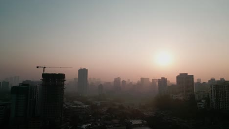 Vista-De-Pájaro-Al-Atardecer-En-La-Ciudad-De-Goregaon-Mumbai