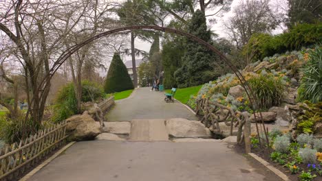 Scenic-Park-Jardin-des-plantes-d'Angers-In-Angers,-France---wide