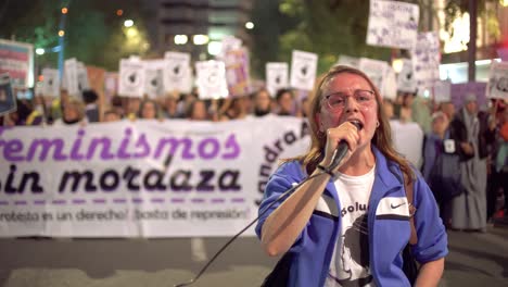 Murcia-España---8-De-Marzo-De-2023:-Manifestación-Del-Día-De-La-Mujer,-Desfile-En-La-Calle-Gran-Vía-En-La-Ciudad-De-Murcia-Donde-Muchas-Mujeres-Piden-Igualdad,-Libertad-Y-Derechos-Humanos