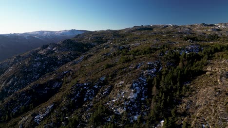 Wide-view-of-the-Portuguese-highest-point,-natural-Serra-da-Estrela-Landscape,-Orbiting-shot