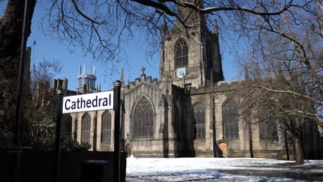 Cathedral-on-a-snowy,-sunny-winter-day,-Sheffield,-wide-angle
